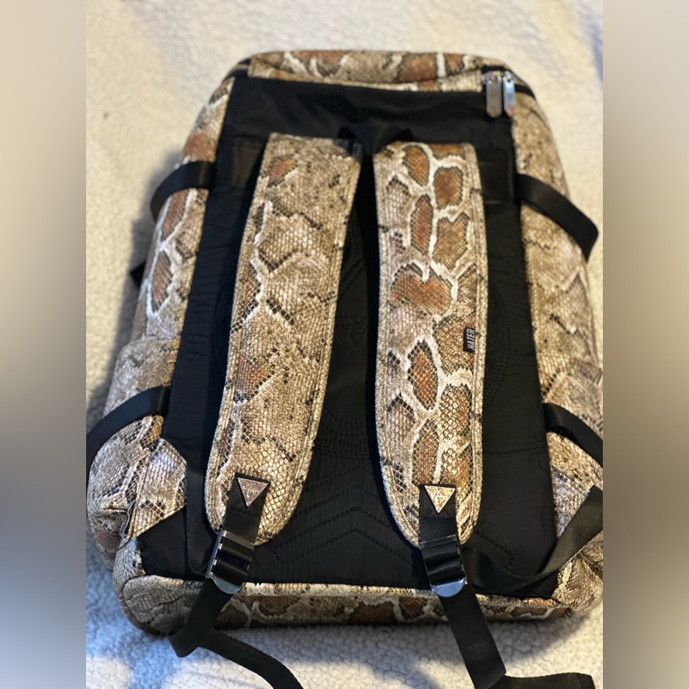 Backpack - Picture 2 of 5